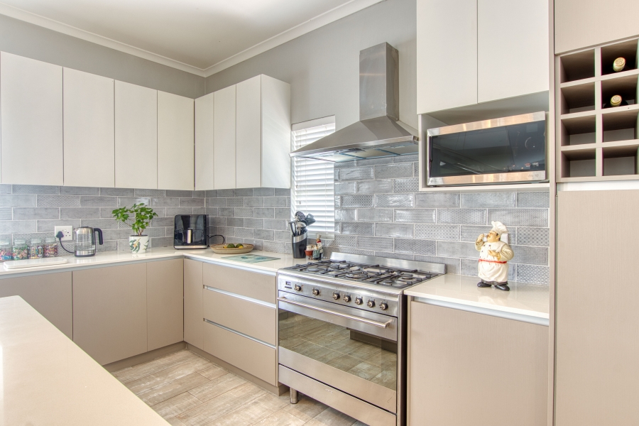 3 Bedroom Property for Sale in Kelderhof Country Village Western Cape